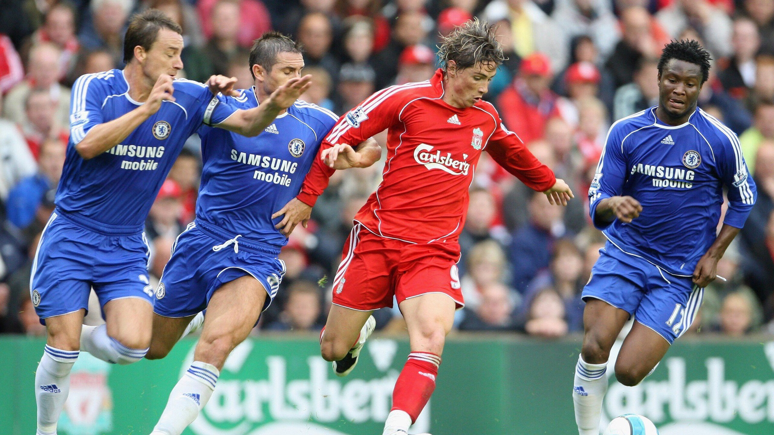 英超焦点战:曼联逆转击败利物浦